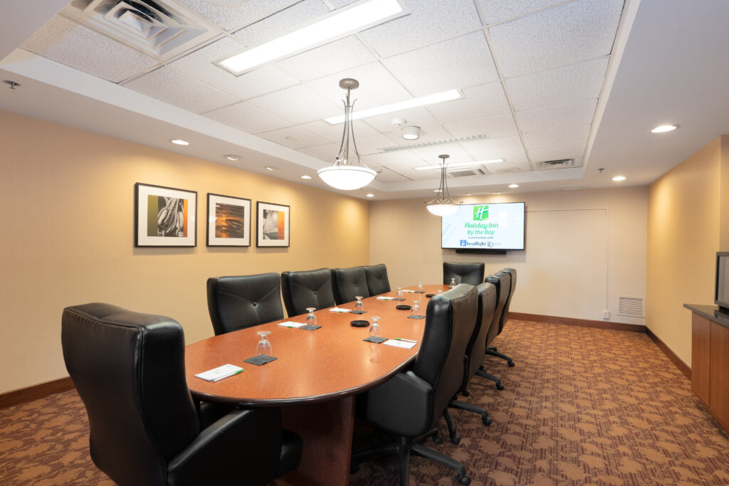 Boardroom. Photo Credit: Holiday Inn by the Bay