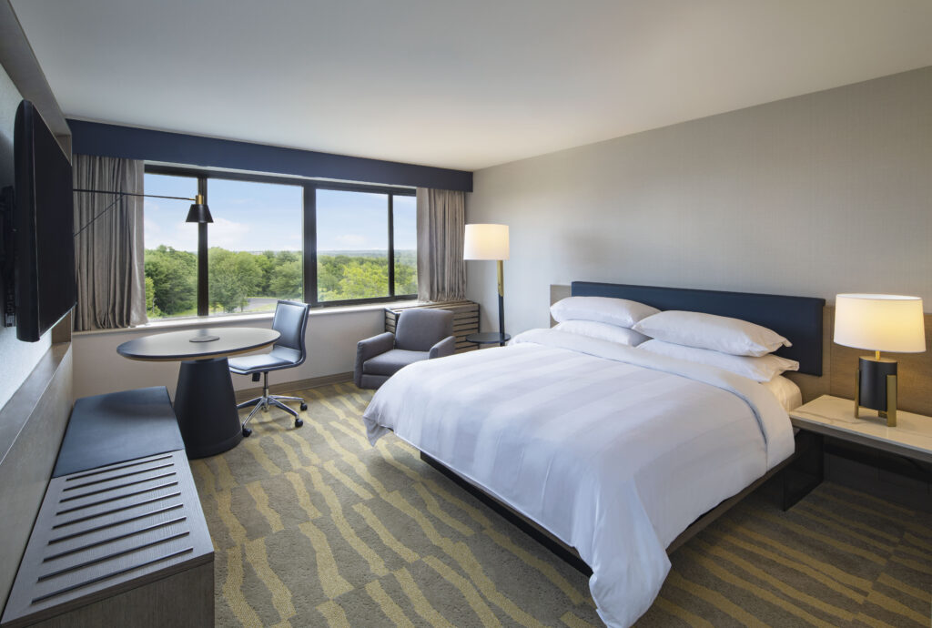 King Guestroom. Photo Provided by Portland Sheraton at Sable Oaks
