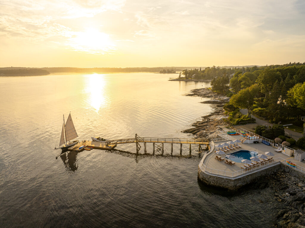 Sunset. Photo Credit: Spruce Point Inn Sunset. Photo Credit: Spruce Point Inn