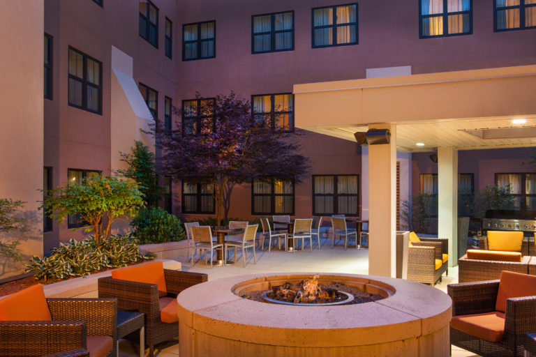 Outdoor Courtyard, Photo Courtesy of Residence Inn Downtown