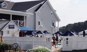 Latitudes Bar & Grill. Photo Credit: Nonantum Resort