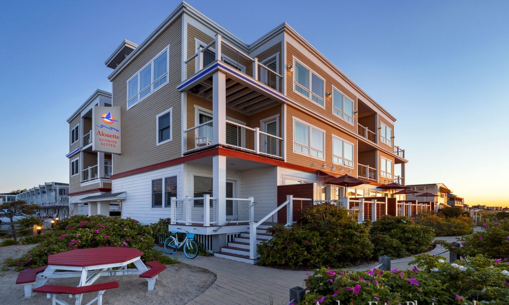 Alouette Beach Resort. Photo Credit: Andrew Estey Photography Alouette Beach Resort. Photo Credit: Andrew Estey Photography