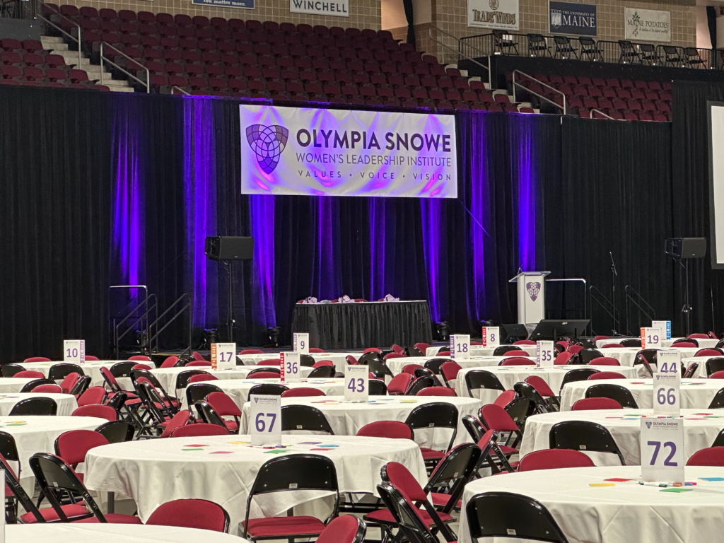Banquet Set up. Photo Provided by Headlight Audio Visual, Inc. Banquet Set up. Photo Provided by Headlight Audio Visual, Inc.