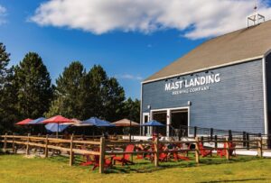Freeport Taproom Outdoor Seating. Photo Credit: Mast Landing Brewing Company