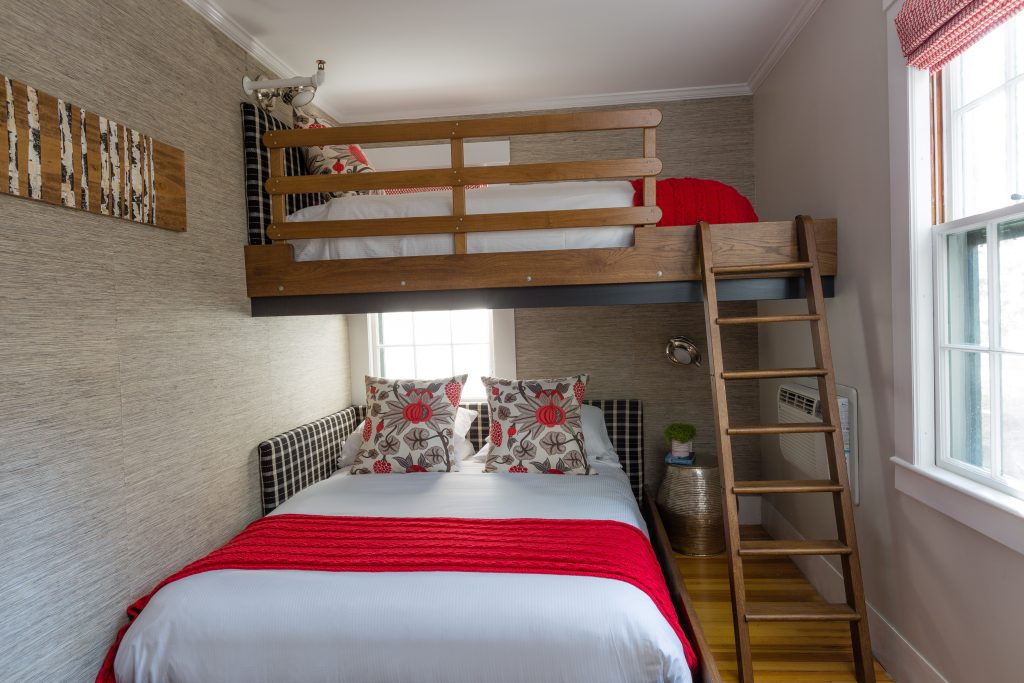 Guest room with bunk beds. Photo Credit: Rarebrick Photography Guest room with bunk beds. Photo Credit: Rarebrick Photography