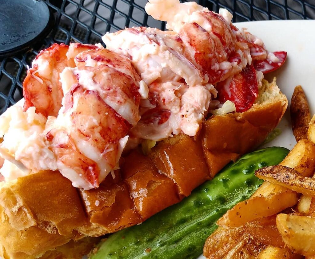 Lobster Roll at Boone's. Photo Credit: Wicked Bites