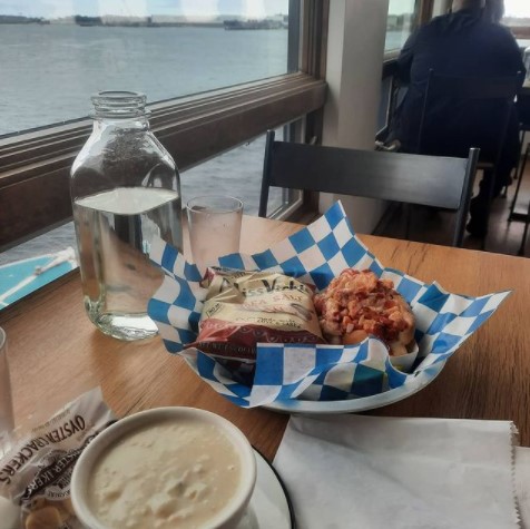 Lunch at Luke's Lobster Portland Pier, Photo Credit: Daniel Seddiqui / Piece of Your City Tour