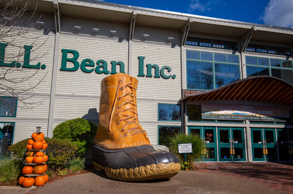 L. L. Bean, Photo Credits: Serena Folding