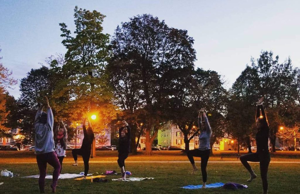 Outdoor Yoga, Photo Credits: Shannon Bryan - Fit Maine