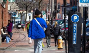 People in downtown Portland, Photo Credits: Serena Folding