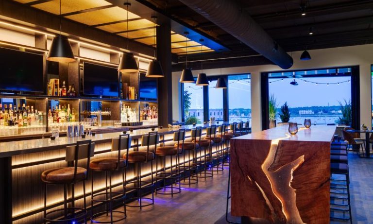 Luna Rooftop Bar, Photo Credits: Greg Premru Luna Rooftop Bar, Photo Credits: Greg Premru
