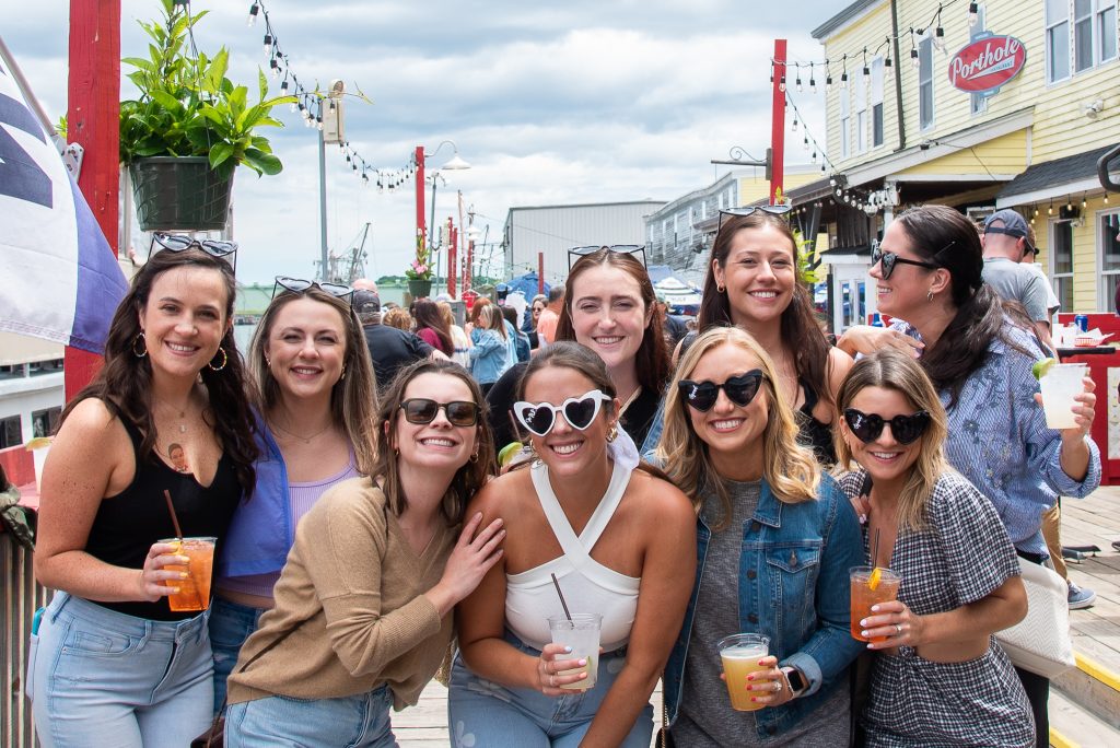 Porthole Restaurant & Pub Dining & Bar Visit Portland