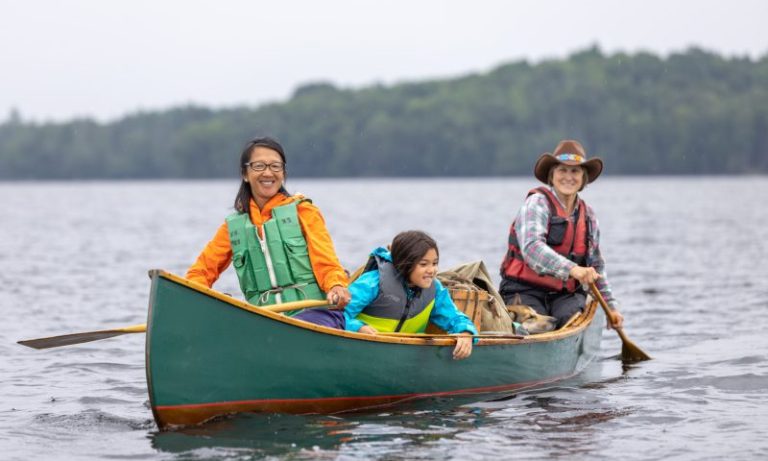 Family in a canoe, Photo Credits: Mahoosuc Guide Service