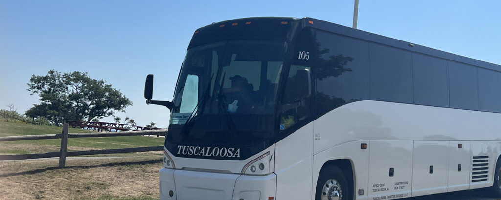 Motorcoach Bus at Lighthouse, Photo Credit Kirstie Archambault