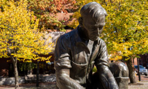 Statue of a man, Photo Credits: Serena Folding