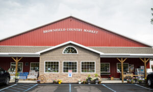 Country Market, Photo credit to Capshore Photography