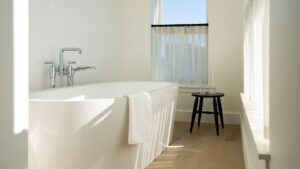 Suite Bathtub. Photo Credit: Carley Rudd Photography Suite Bathtub. Photo Credit: Carley Rudd Photography