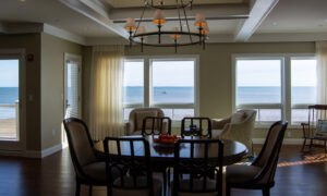 Alouette suite dinning room, Photo Credit: Lauren Peters at Visit Portland