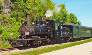 Maine Narrow Gauge train in the summer; Photo Credit: Bill Willis/Precious Escapes Photography