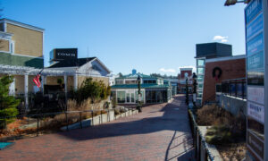 Freeport shopping plaza in the winter; Photo Credit: Lauren Witt at Visit Portland