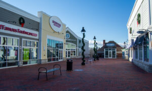 Freeport shopping plaza in the winter; Photo Credit: Lauren Witt at Visit Portland