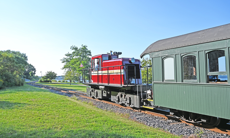 Red Maine Narrow Gauge train; Photo Credit: Maine Narrow Gauge