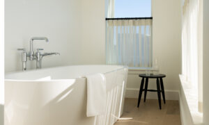 Suite Bathtub at Longfellow Hotel; Photo Credit: Carley Rudd