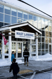 Mast Landing. Credit: Capshore Photography