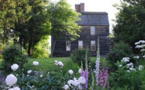 Outdoor Lecture at Tate House - Photo Credit: Bill Hubbell